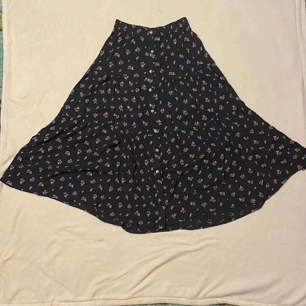Black Floral Button-Front American Eagle Maxi Skirt Size  XS